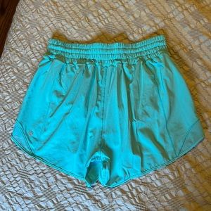 Lululemon Hotty Hot High Rise 4” - Electric Turquoise